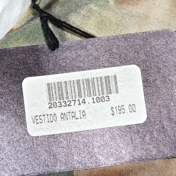 ★CLEARANCE★NWT Gorgeous Lace Dress—PRICE is FIRM - Picture 8 of 8